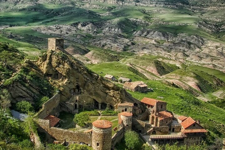 4 Full days in Georgia with private tour, free aiport