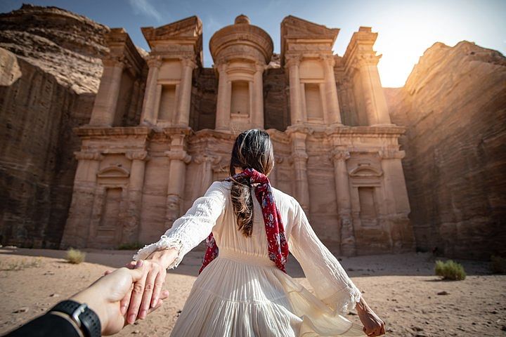 Private Jordan Wonders Tour: Explore Petra, Wadi Rum, Aqaba & Dead Sea