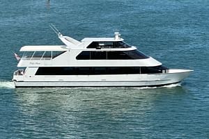 Miami Skyline 75-min Cruise of South Beach Millionaire Homes & Venetian Islands 