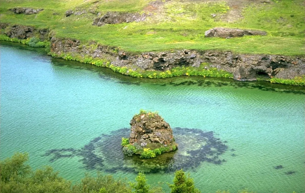 Private Northern Exploration & Earth Lagoon Myvatn Tour from Akureyri