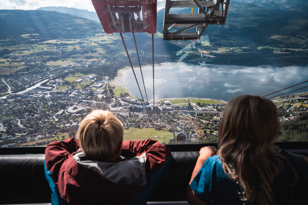 Private guided tour - Hardangerfjord, Voss Gondola & 4 Great Waterfalls 8