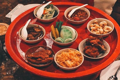 Thai Khantoke Dinner & Cultural Dance Show with Transfers