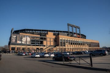 Contrasts Tour in New York City: English/Spanish