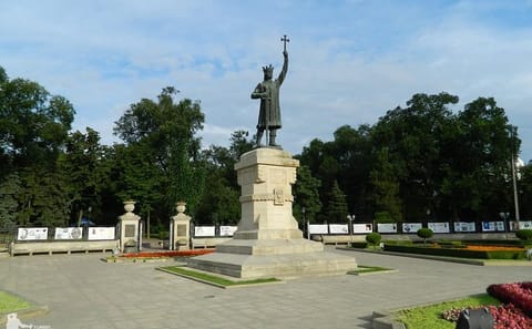City and Soviet History Tour of Chișinău and Transnistria
