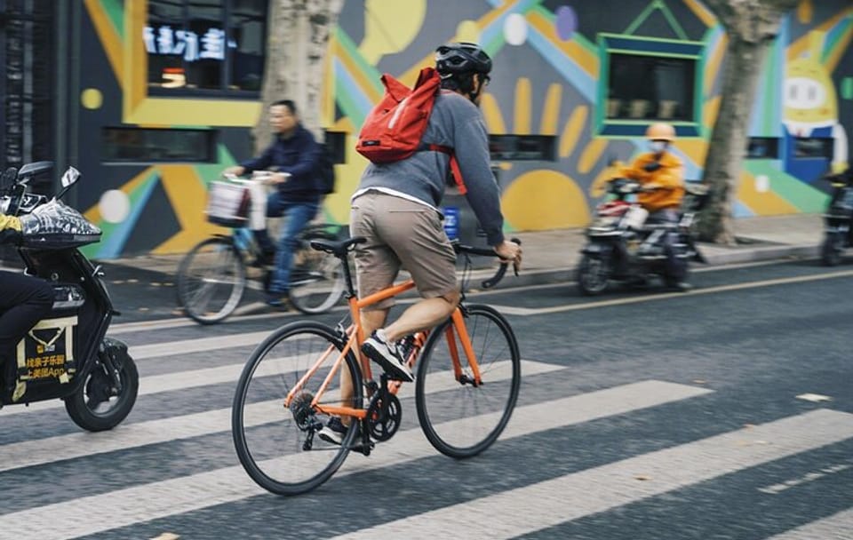 Bike Tour and Food Tasting in Shanghai Old Town
