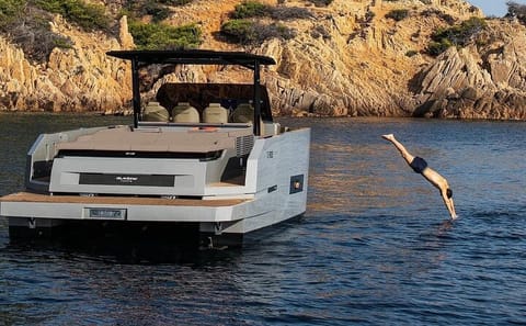 Private Luxury Yacht Cruise to Agia Anna Beach, Mykonos