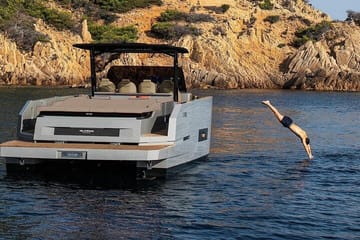 Private Luxury Yacht Cruise to Agia Anna Beach, Mykonos