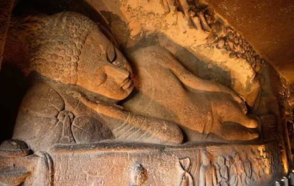 Cultural Tour of Mumbai to Hyderabad: Caves and Temples
