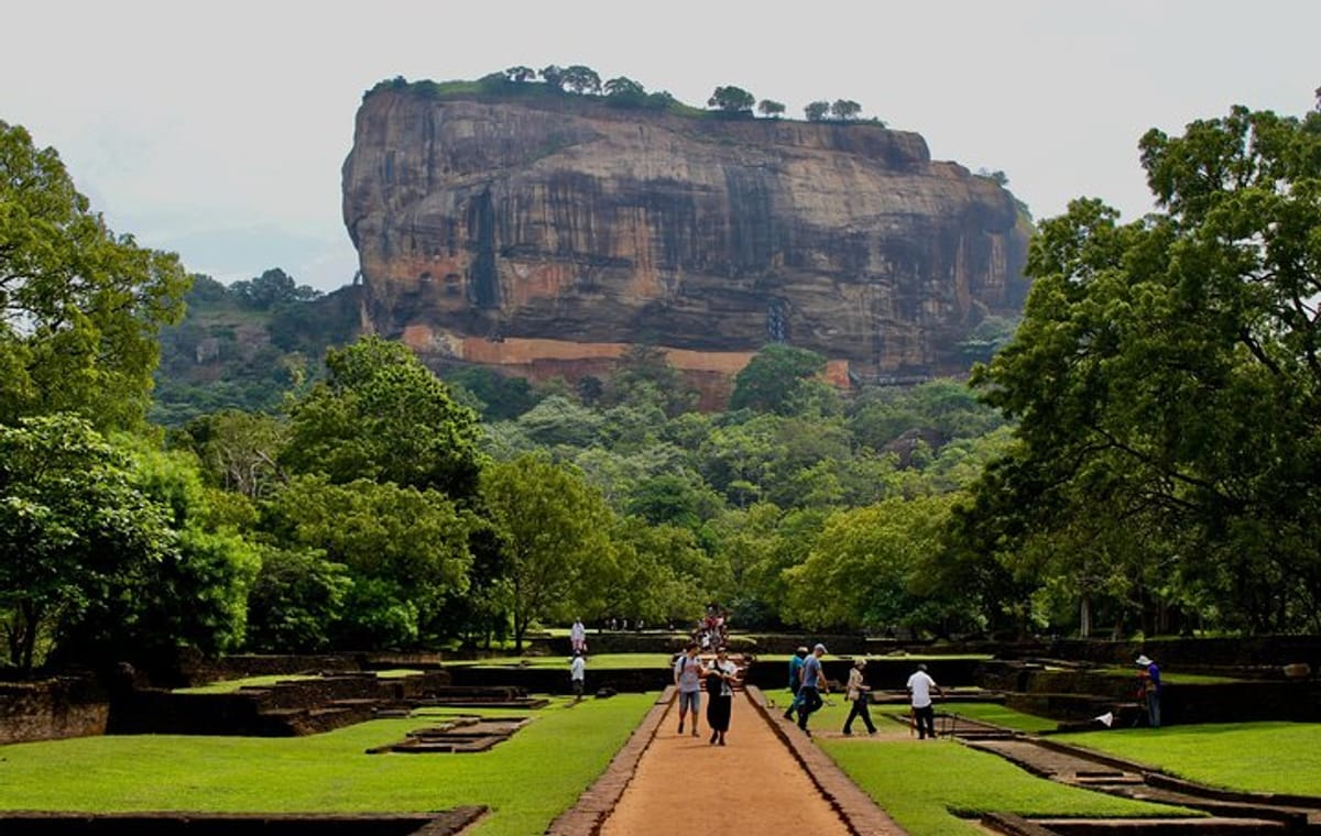 Sigiriya Rock and Polonnaruwa Day Tour From Trincomalee