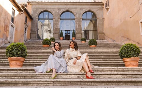 Professional Photography Session at Iconic Pisa Landmarks