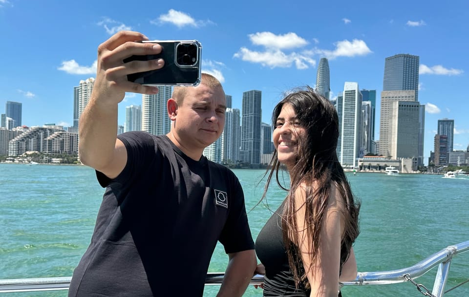 Miami Skyline Cruise: Explore South Beach and Venetian Islands