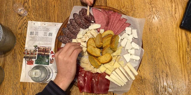 Foodie Walk Tour in Athens