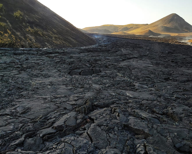 Volcano Craters & Hot Springs Landing Helicopter Tour from Reykjavík 9