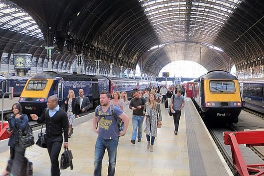Private transfers between London City Airport - London Paddington Station