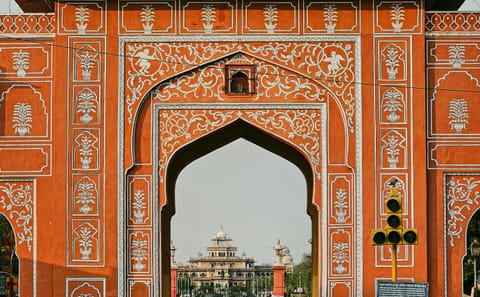 6-Day Golden Triangle Tour with Ranthambore – Delhi, Agra & Jaipur