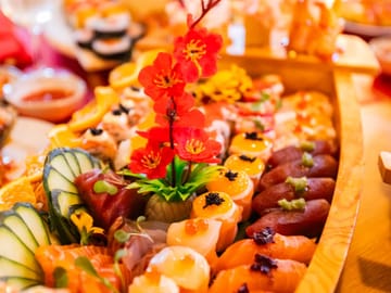Naunet Especial PÔR DO SOL & Sushi Aniki “SHOW COOKING”