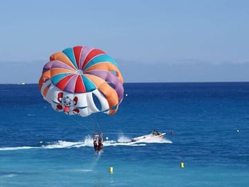 Parasailing Adventure Over the Red Sea from Hurghada