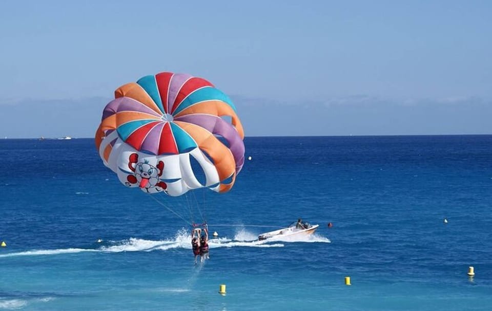 Hurghada: Parasailing Adventure with Hotel Pickup