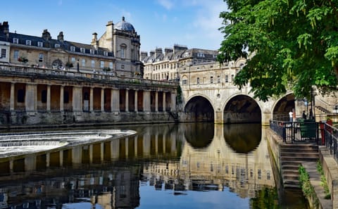 6-Day London City Break with Hop-On, Hop-Off Bus Ticket