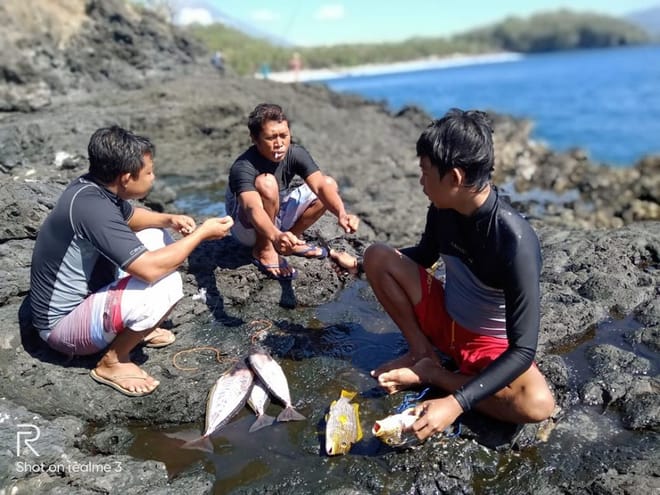 East Bali: Fishing Tour Spear or Line at Virgin Beach photo 5