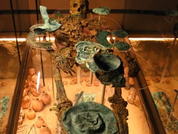 Cultural Tour of Huaca Rajada and Museo Tumbas Reales in Chiclayo