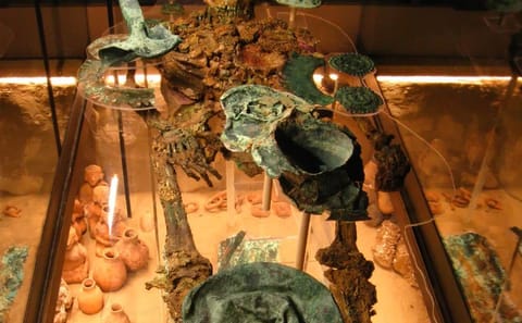 Cultural Tour of Huaca Rajada and Museo Tumbas Reales in Chiclayo