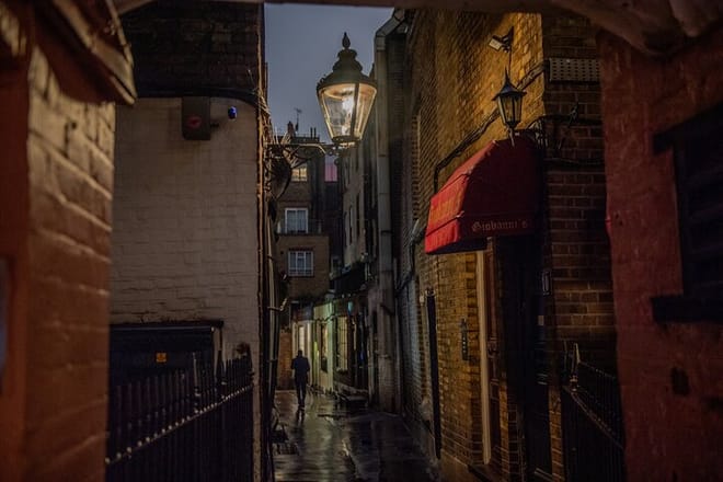 PRIVATE Harry Potter Filming Location Walking Tour in London 10