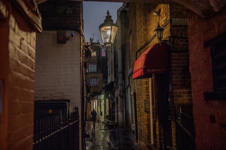 PRIVATE Harry Potter Filming Location Walking Tour in London 10