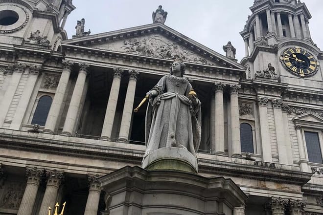 Private London Blitz Walking Tour - Explore City of London Wartime History