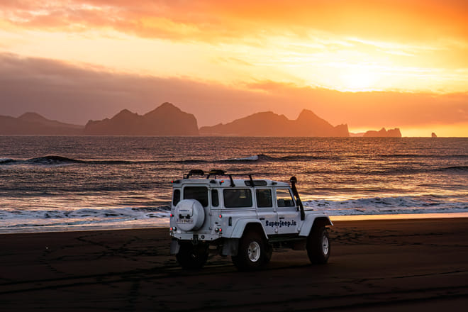 DT 17 Midnight Sun South Coast and Eyjafjallajokull
