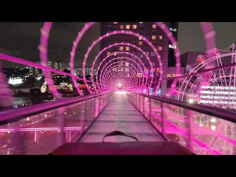 اكتشف تجربة بصرية مذهلة عبر النفق المضيء باللون الوردي في آي-سِتي، حيث يلتقي الخيال بالواقع!مرر عبر ممرات الأضواء النيونية واستمتع بجمال الإ