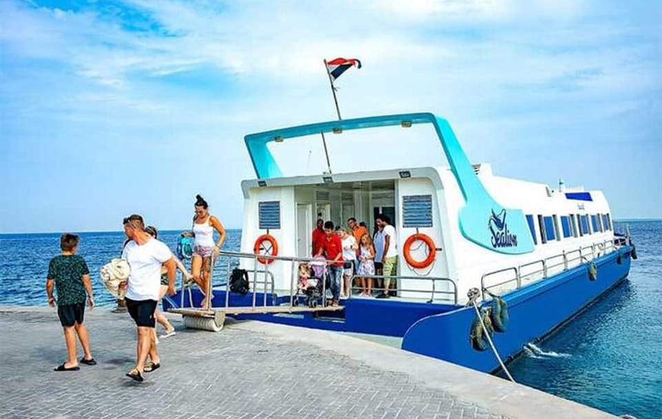 Semi-Submarine and Snorkeling Tour in Hurghada