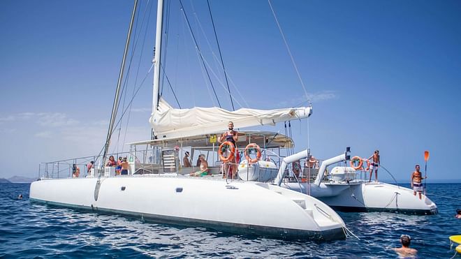 Catlanza PLATINUM: Catamaran Tour from Costa Teguise