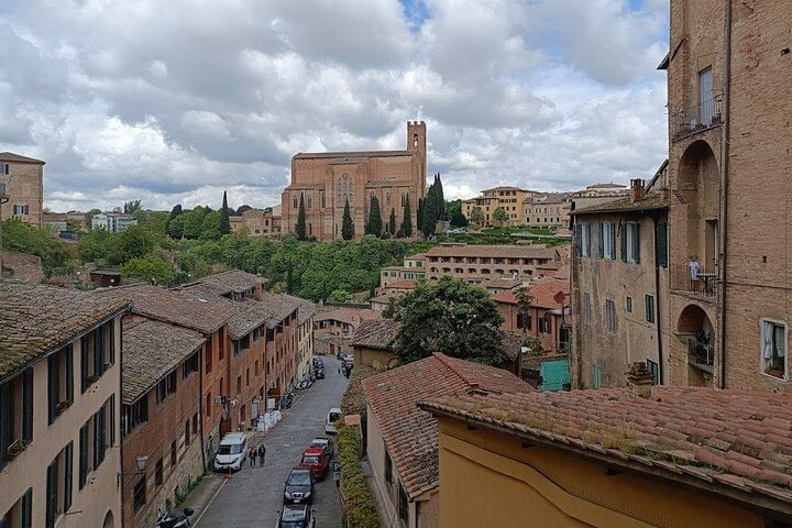 PRIVATE TOUR: Pisa & Siena in one day with Wine tasting & Lunch in Chianti