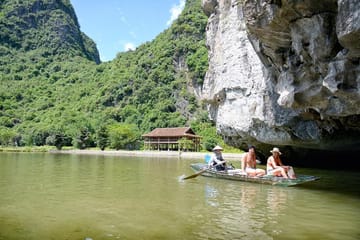 Ninh Binh Daily Tour: Hoa Lu – Tam Coc boat trip and Bike