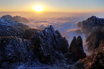 1-Day Mt. Huangshan Tour with Visits to Hongcun and Xidi