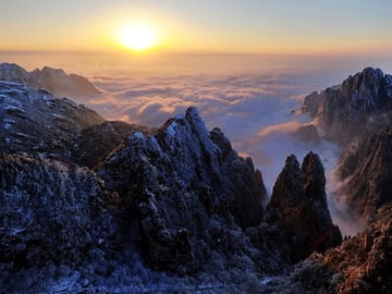 1-Day Mt. Huangshan Tour with Optional Hongcun & Xidi Village