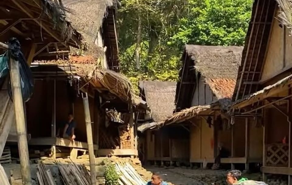 Baduy Tribal Tracker and Village in Private Tour Full Day & Lunch