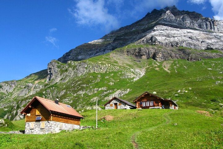 4 Day Trekking Tour Swiss Magic Through the Alps