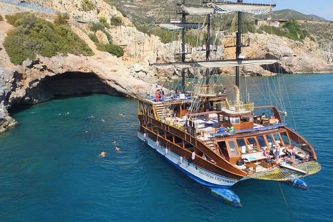 Alanya Catamaran Boat Tour with Lunch, Soft Drinks & Transfer 7