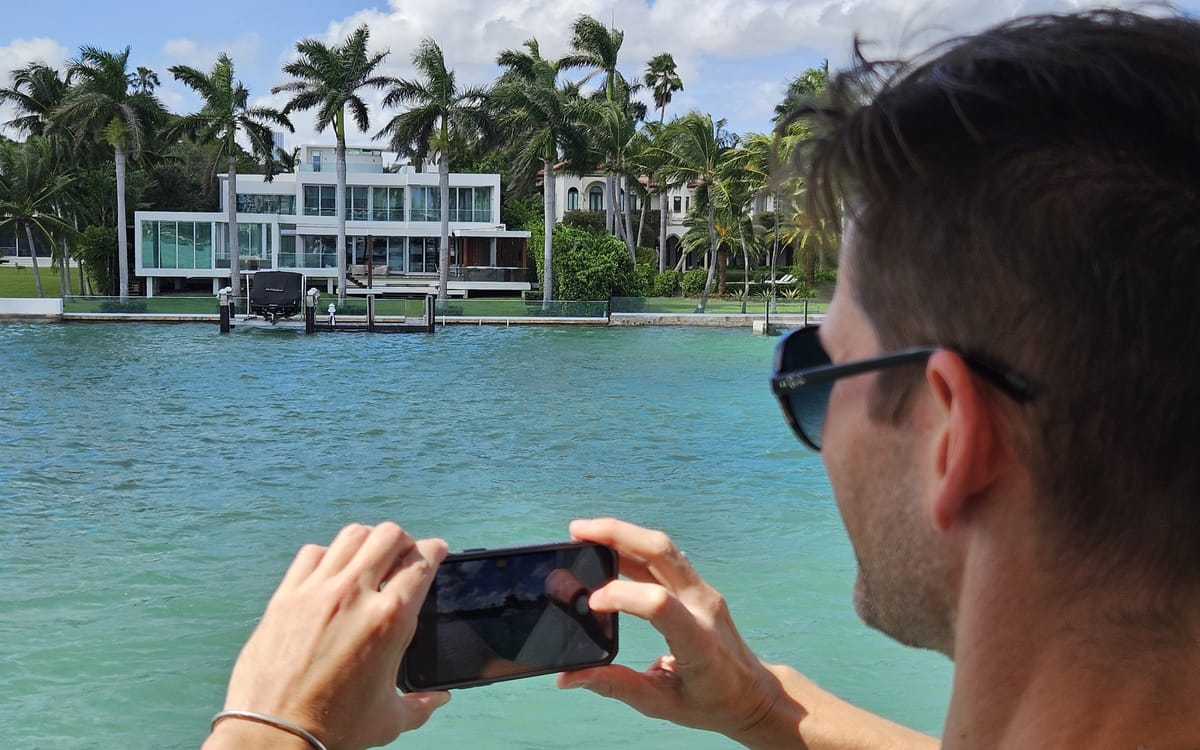 Miami Skyline Cruise: Hop On Hop Off — South Beach & Millionaire Homes
