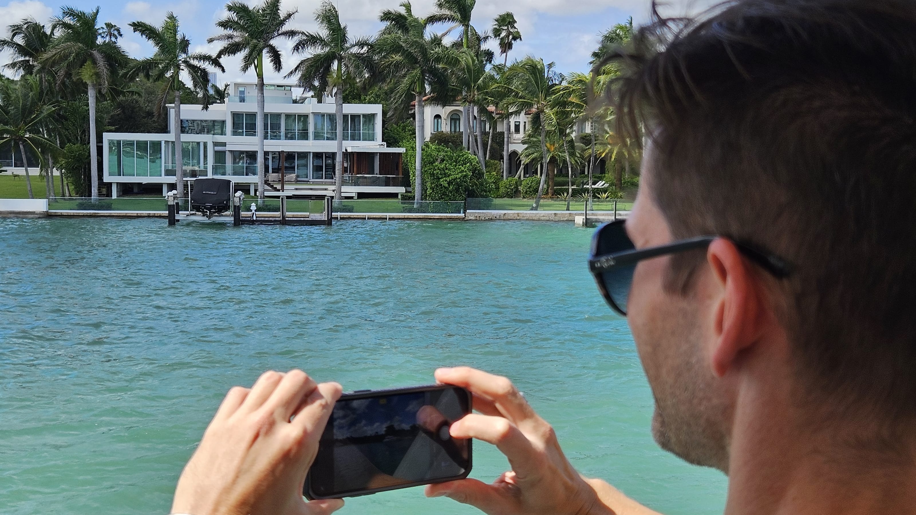 Miami Skyline Cruise: Hop On Hop Off — South Beach & Millionaire Homes