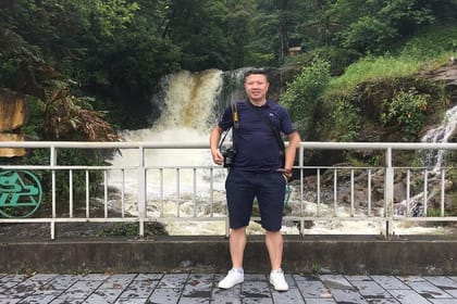 Sapa Easy Trekking Day Tour for kids and Seniors by Car Transfer