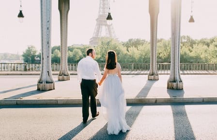 Photoshoot Walking Tour at Bir-Hakeim Bridge in Paris