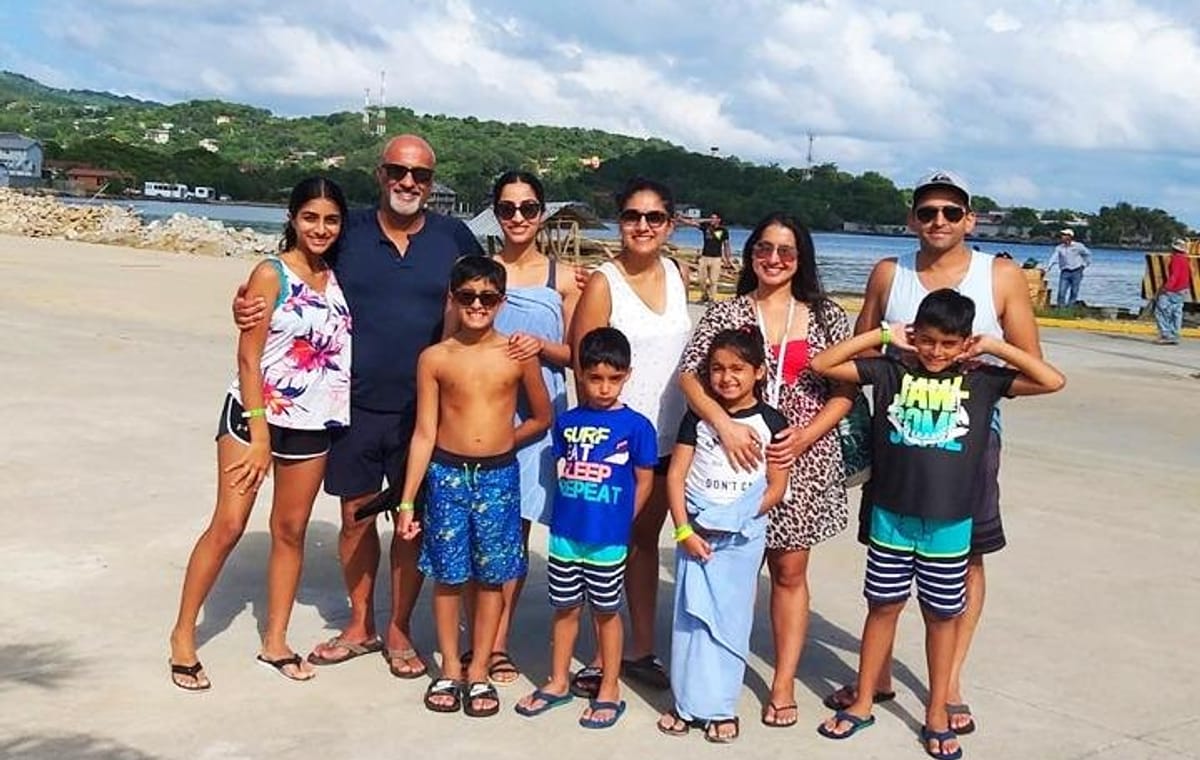 Cruise Ship Combo, Sloths, Chocolate Factory, City Tour, Beach and Shuttle