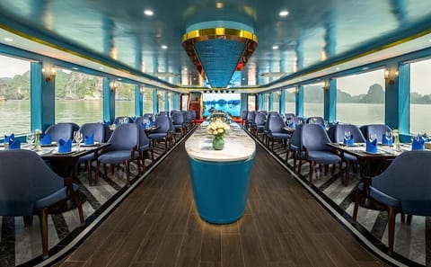 Halong Bay Day Tour from Hanoi with Cruise and Kayaking