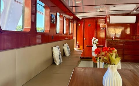 Full Day Boat Cruise Around Malta with Lunch and Swim Stops