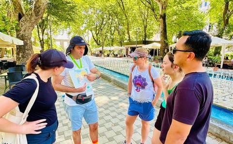 Cultural Walking Tour with Tastings in Yerevan