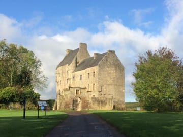 Outlander Tour with entry to Castles