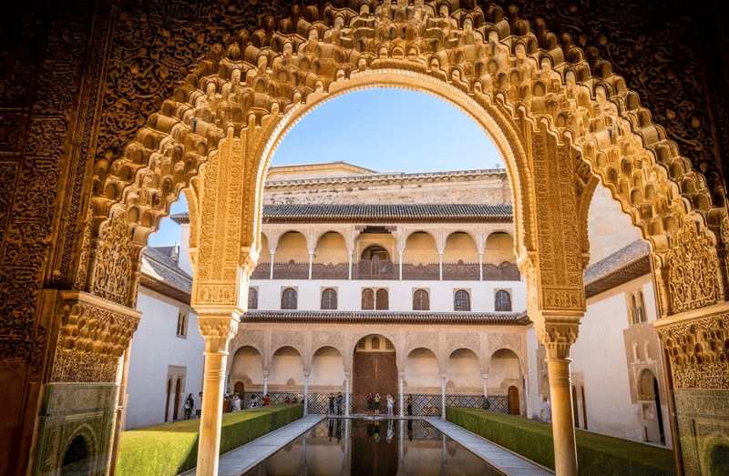 Granada tour with entrance to the Alhambra from Marbella in English 2